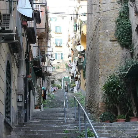La Scalinatella * Neapol